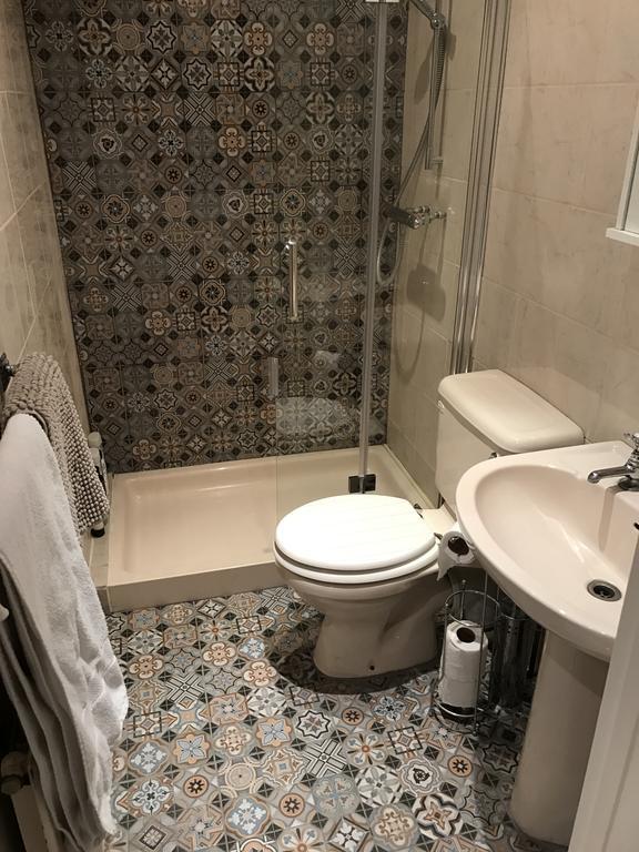 Georgian City Apartment At Thomas Street Double Bedroom And Two Single Trundle Beds Bath Exterior foto